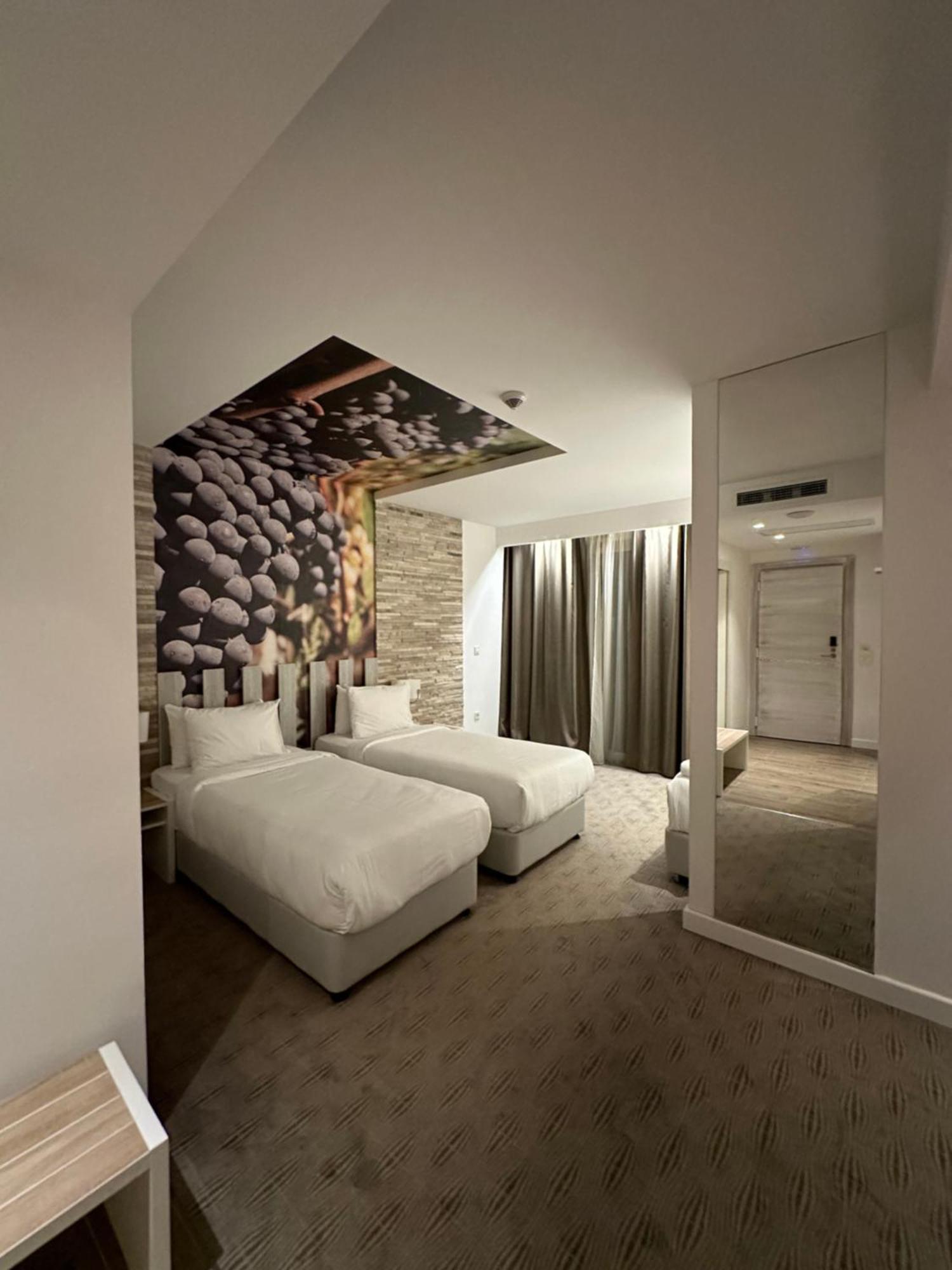 Hotel Nar เทรบินเย ภายนอก รูปภาพ