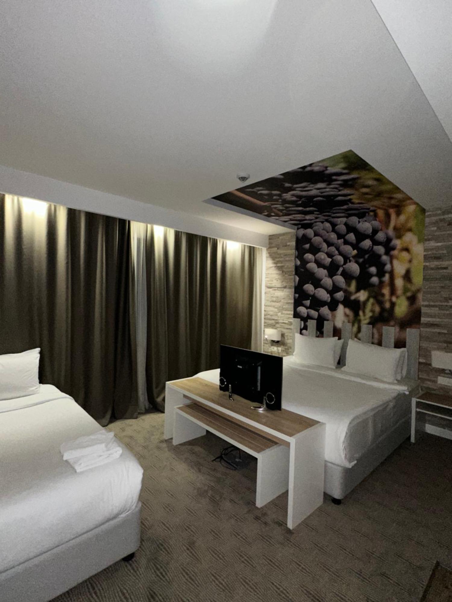 Hotel Nar เทรบินเย ภายนอก รูปภาพ