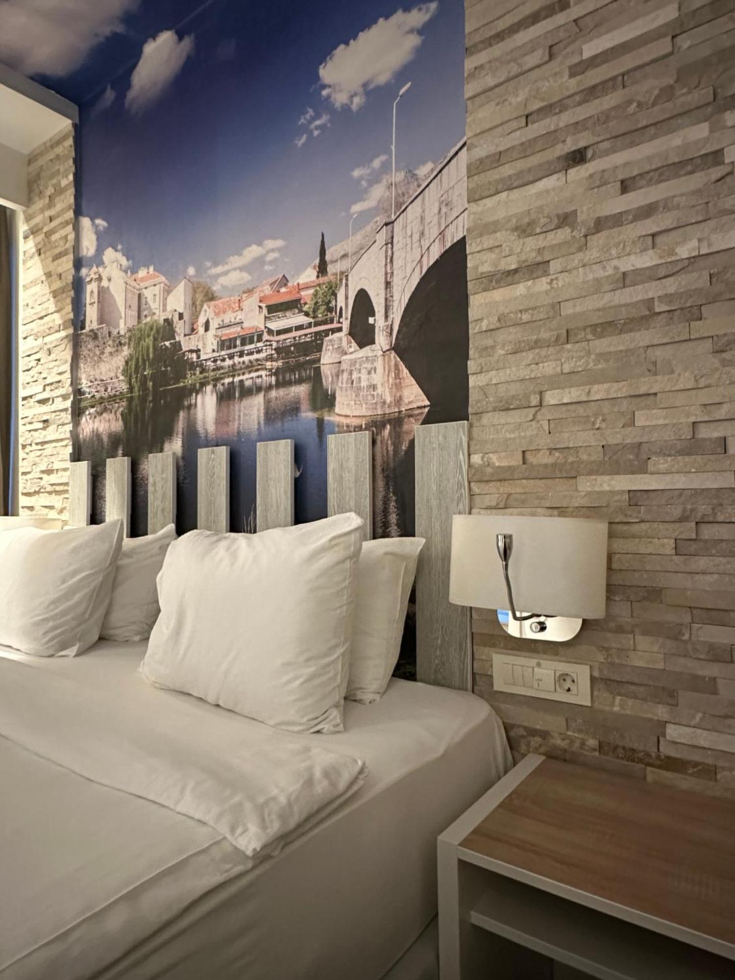 Hotel Nar เทรบินเย ภายนอก รูปภาพ